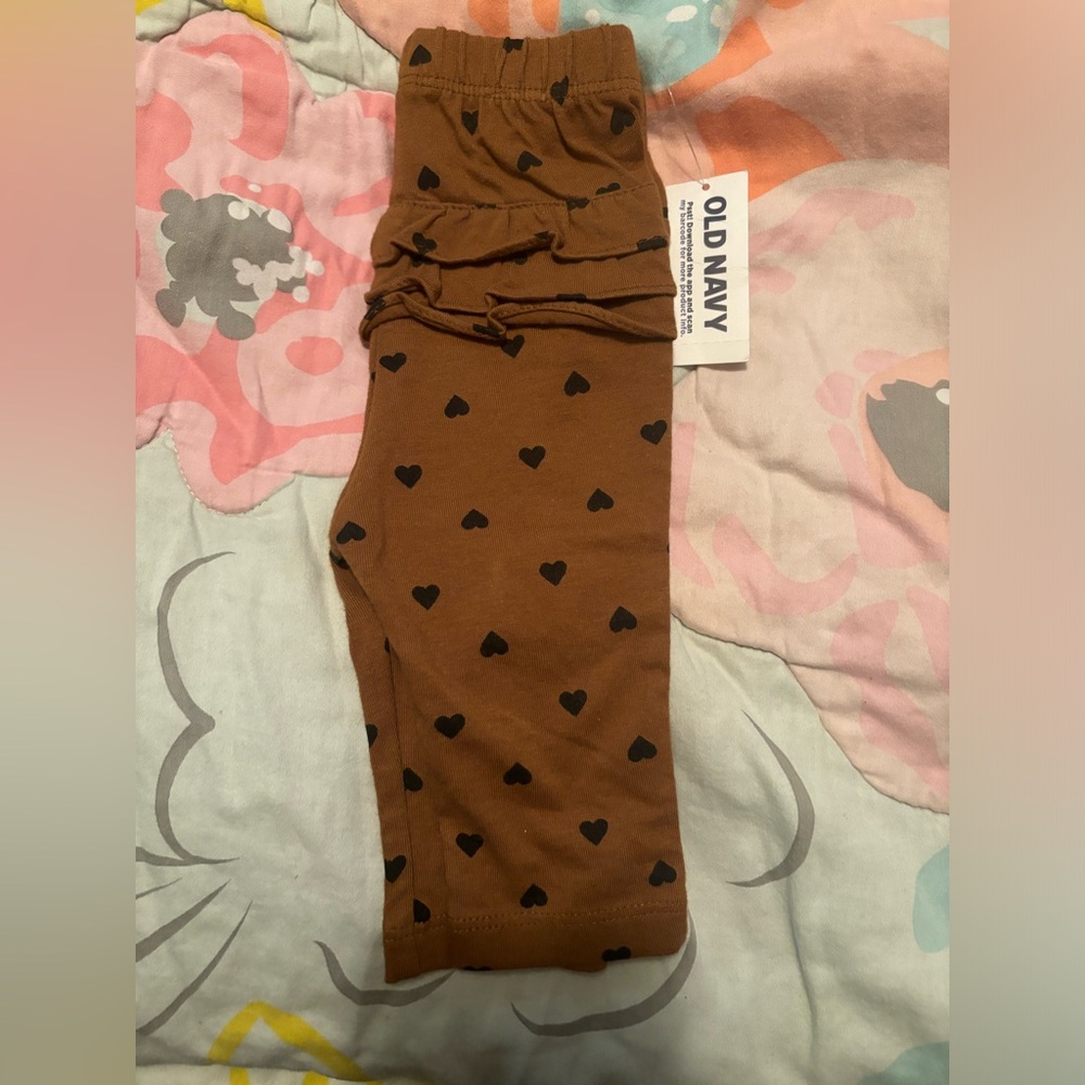 NWT! 0-3 month old navy ruffle leggings